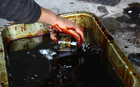 湖南衡山查获一起非法收集转移废机油案，3人被拘！